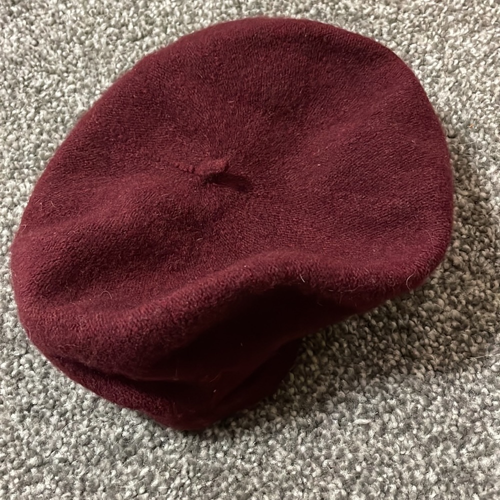 Raspberry beret - Picture 3 of 3
